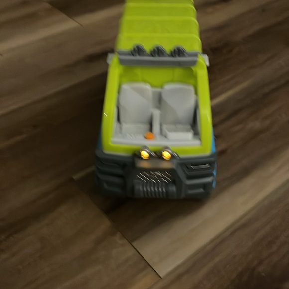 Paw patrol vehicle. Makes sounds and lights up. - Picture 7 of 7